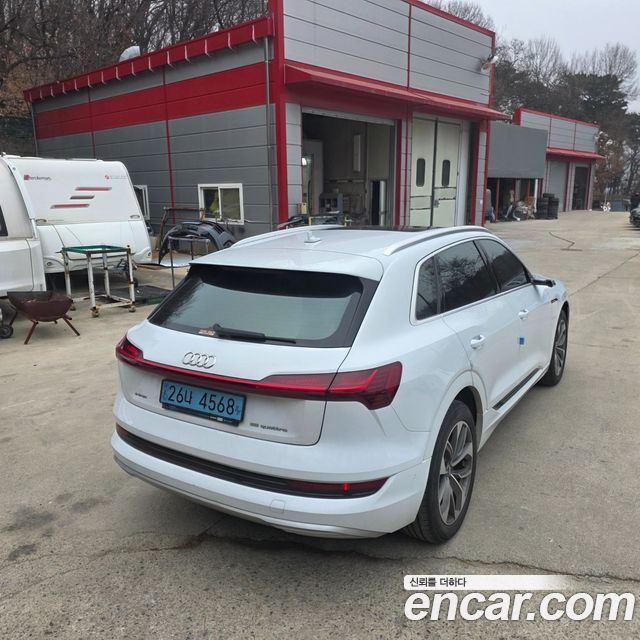 Audi e-tron из Кореи Encar