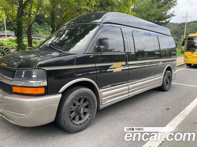 Chevrolet Express Van 6.0 — пробег 74 000 км — фото 1 из 5