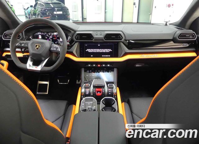 Lamborghini Urus из Кореи Encar